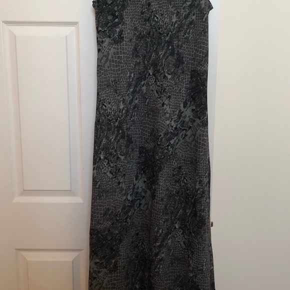 CDC Gray Snake Patterned Dress - Picture 4 of 5
